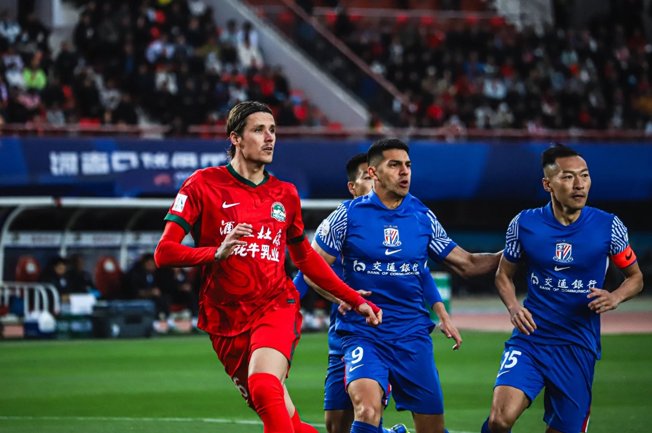 河南队不敌河北队,遭遇败局 河南队不敌河北队,遭遇败局