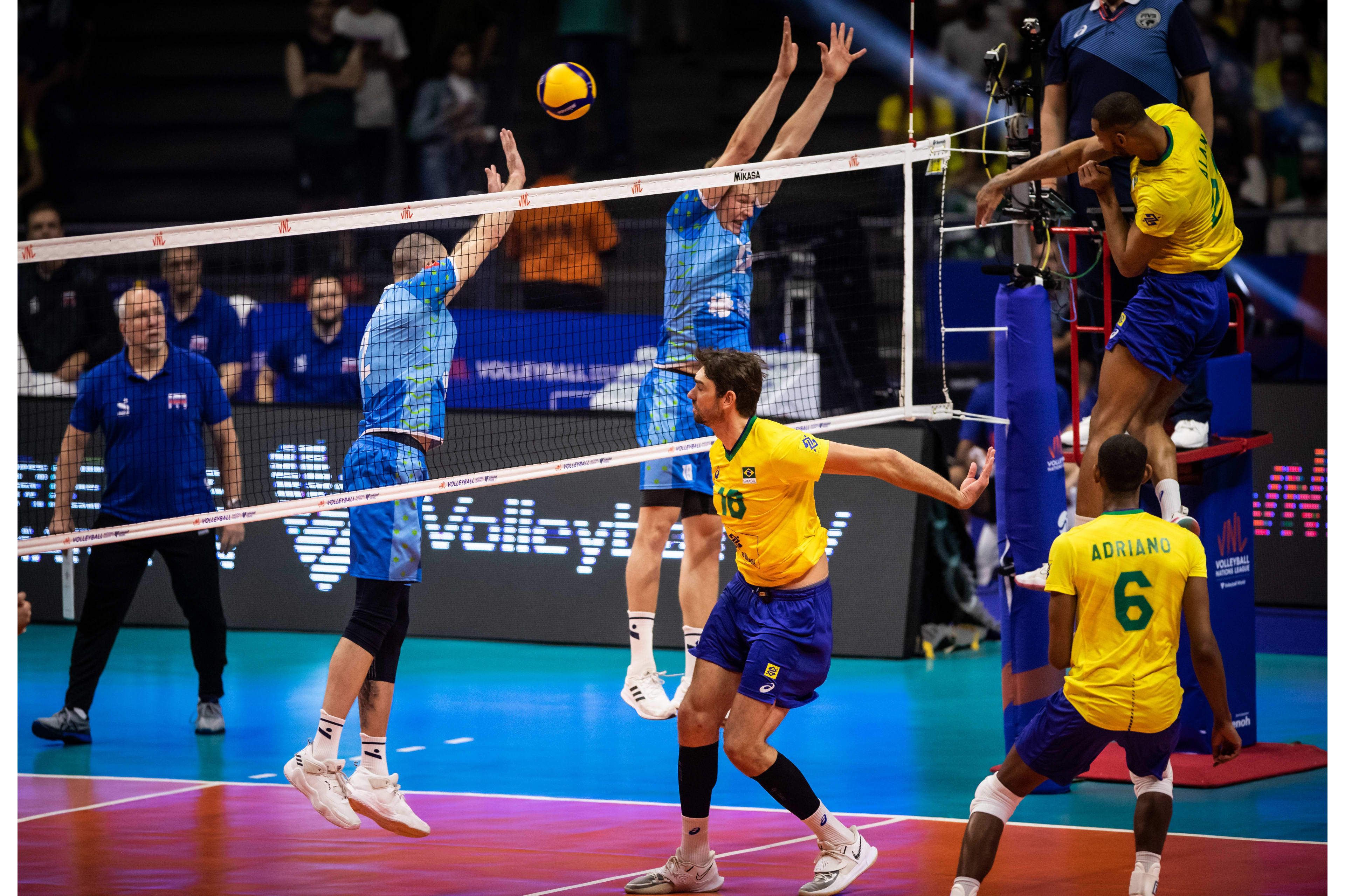 PG电子官网-斯洛文尼亚队遭遇两连败，出线形势堪忧