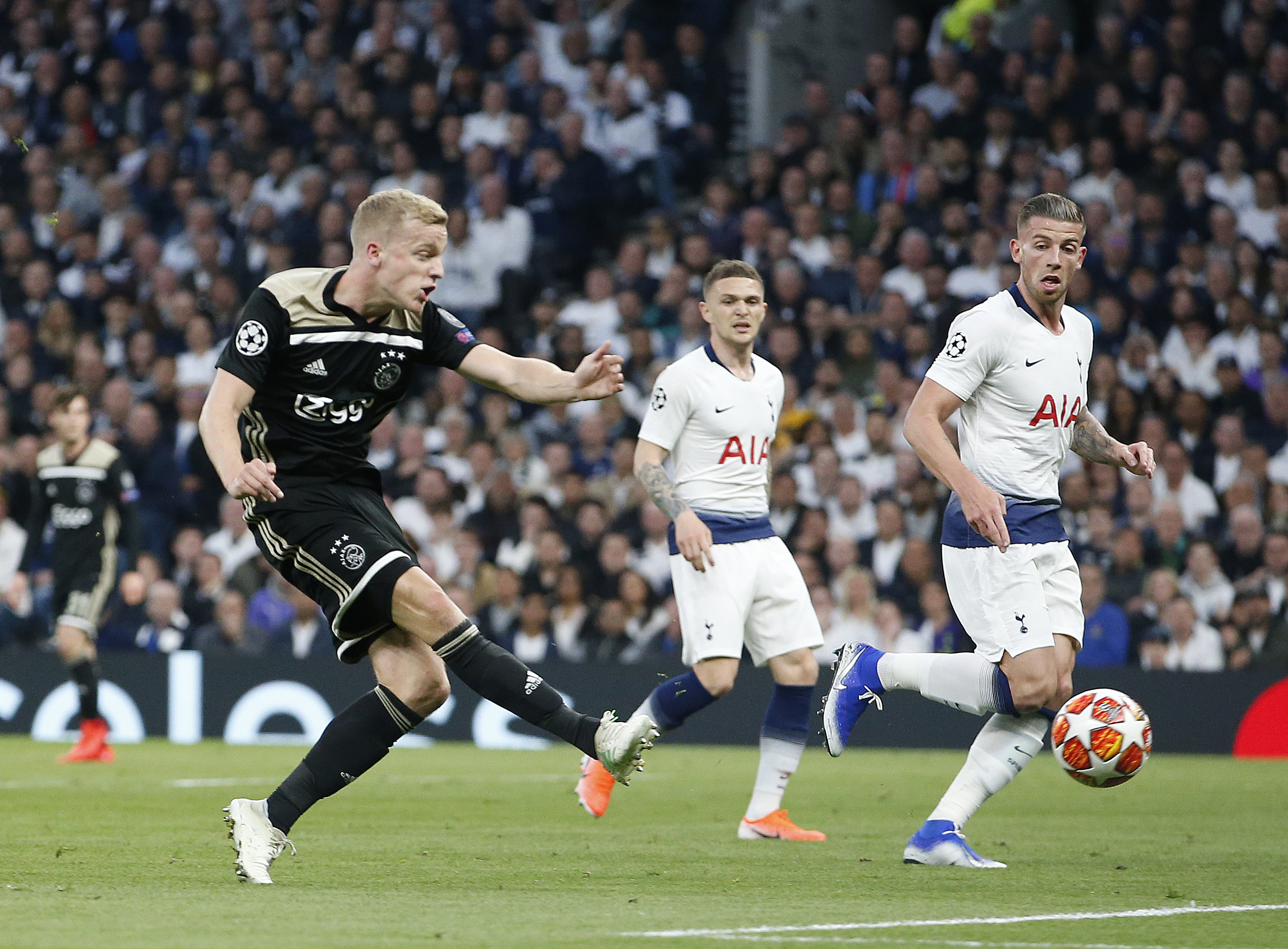 阿贾克斯斗志不灭,将在主场全力拼搏的简单介绍 阿贾克斯斗志不灭,将在主场全力拼搏的简单介绍