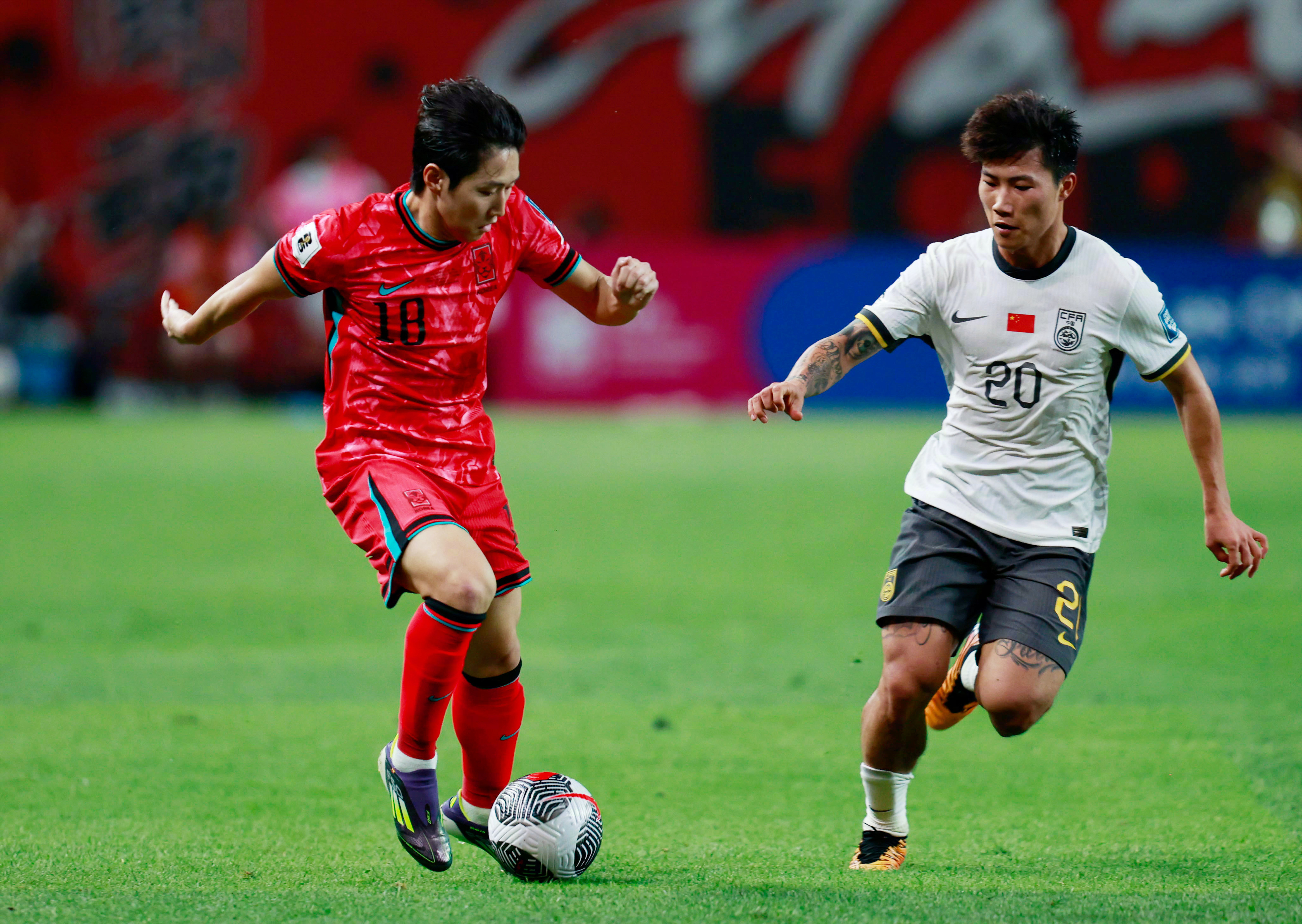 亚洲球队在国际赛事中夺得胜利 亚洲球队在国际赛事中夺得胜利