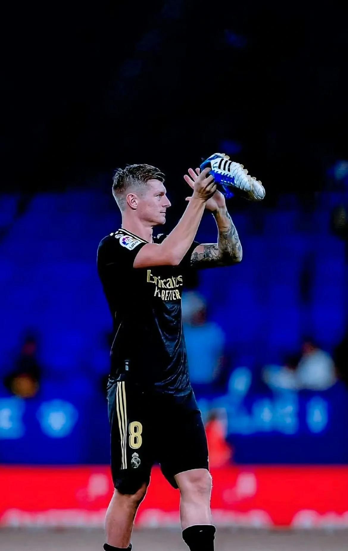 克罗托内主场欢呼，险胜保级对手的简单介绍