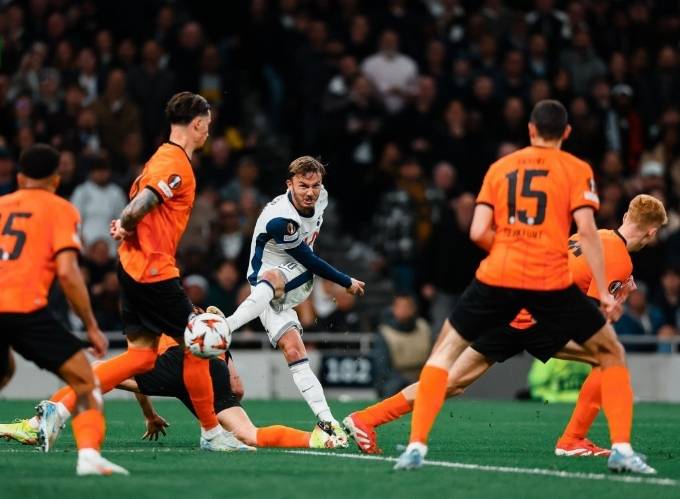 热刺惨遭曼联绝杀,错失反超机会 热刺惨遭曼联绝杀,错失反超机会