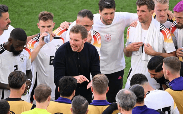 PG电子官网入口-欧国联赛场上风起云涌，球迷热情高涨的简单介绍