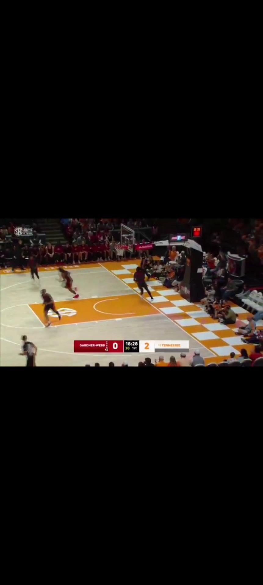 活塞队年轻新秀崭露头角稳定士气备战季后赛 活塞队年轻新秀崭露头角稳定士气备战季后赛