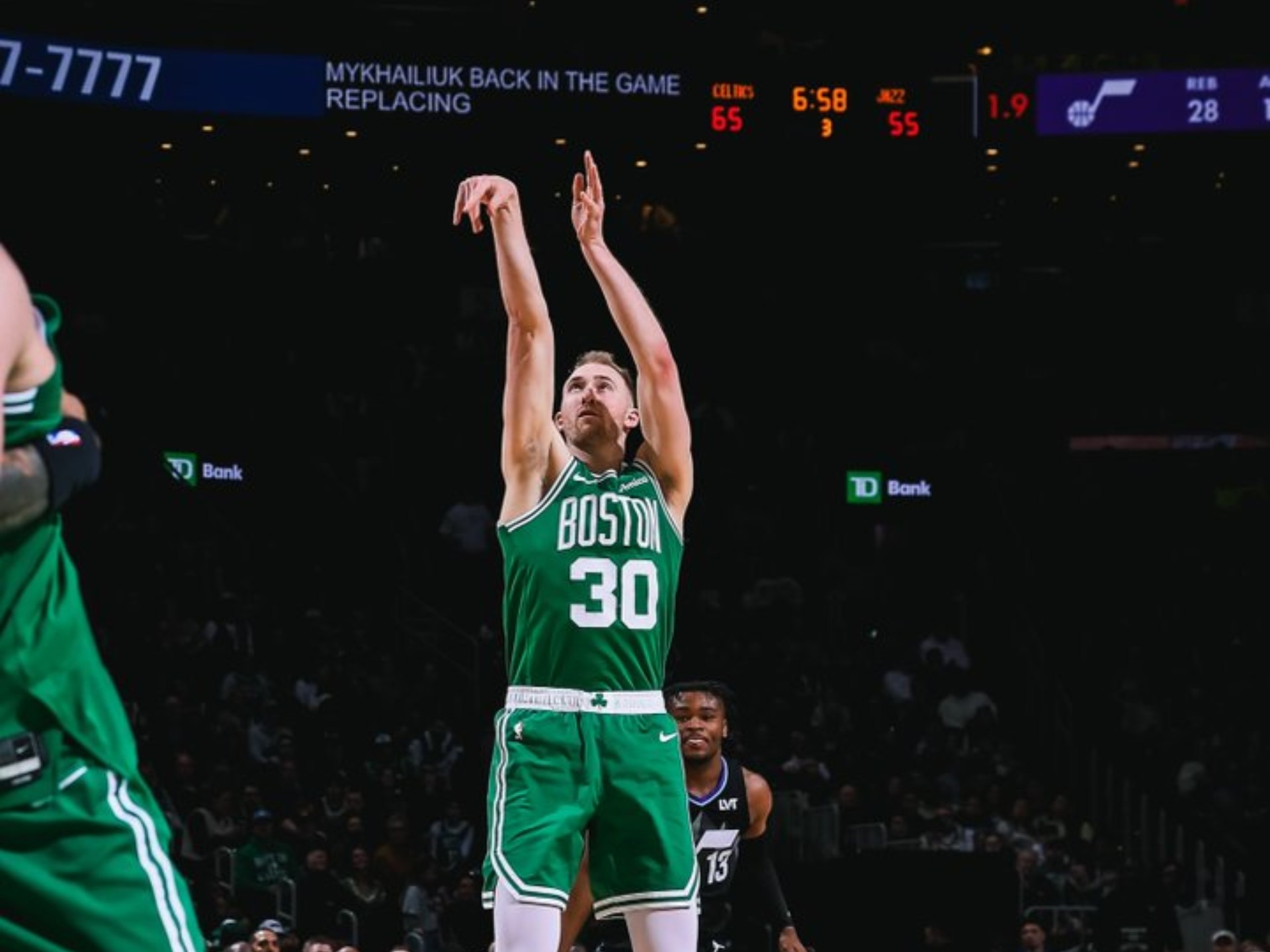 爵士大胜凯尔特人,豪取胜利 爵士大胜凯尔特人,豪取胜利