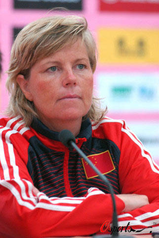 俄罗斯女足队在世界杯赛事中努力拼搏的简单介绍