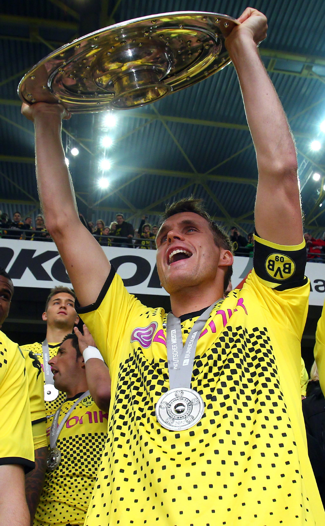 巴斯提防守稳固,构筑不败之墙 巴斯提防守稳固,构筑不败之墙