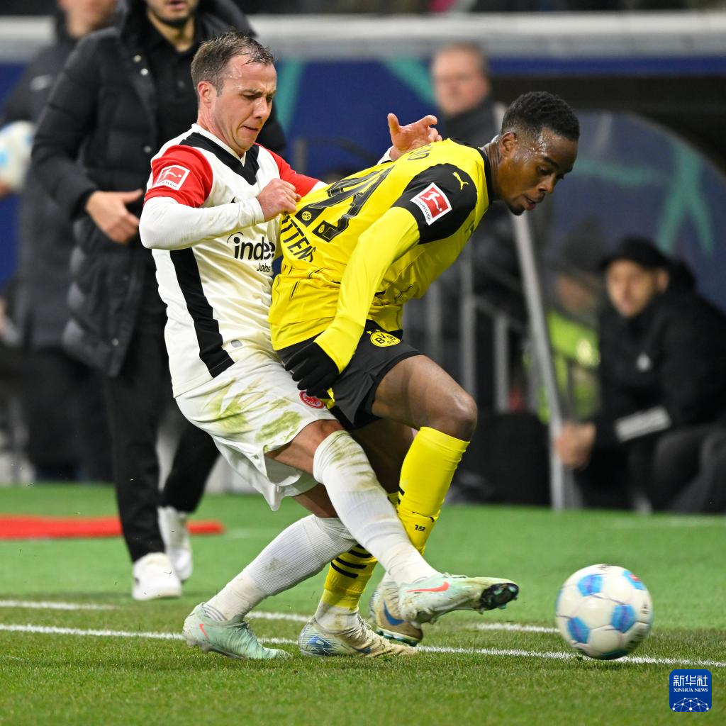 法兰克福队实现大胜,小组出线形势大好的简单介绍 法兰克福队实现大胜,小组出线形势大好的简单介绍