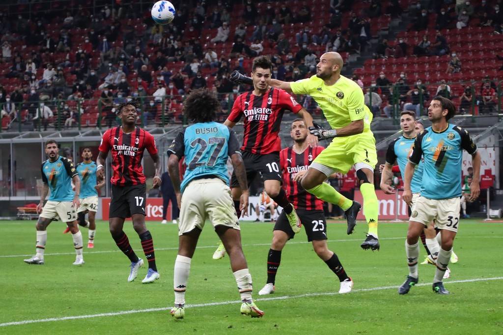 PG电子试玩-佛罗伦萨主场胜利，球迷欢呼雀跃