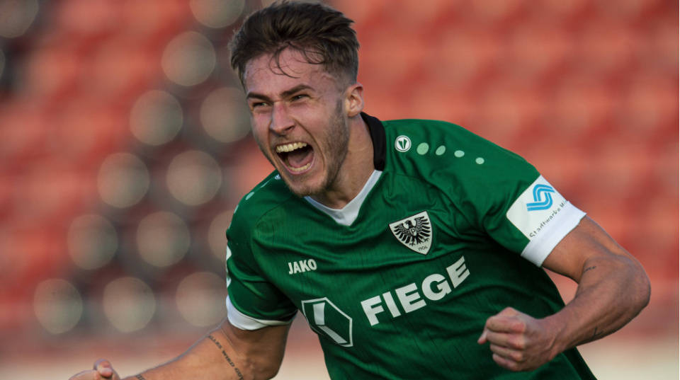 PG电子官网-卡尔斯鲁厄队建立攻防平衡，主场取胜展示实力