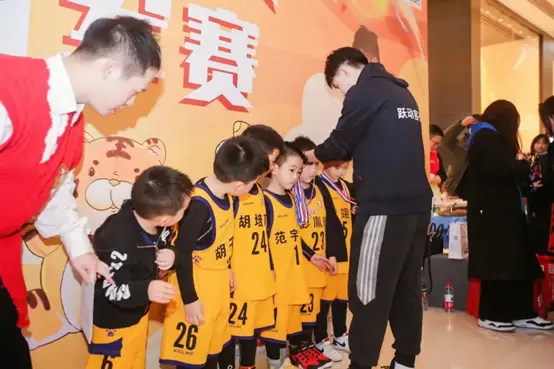 PG电子官网入口-上海鹰队与对手在洲际球场上展开激烈角逐！