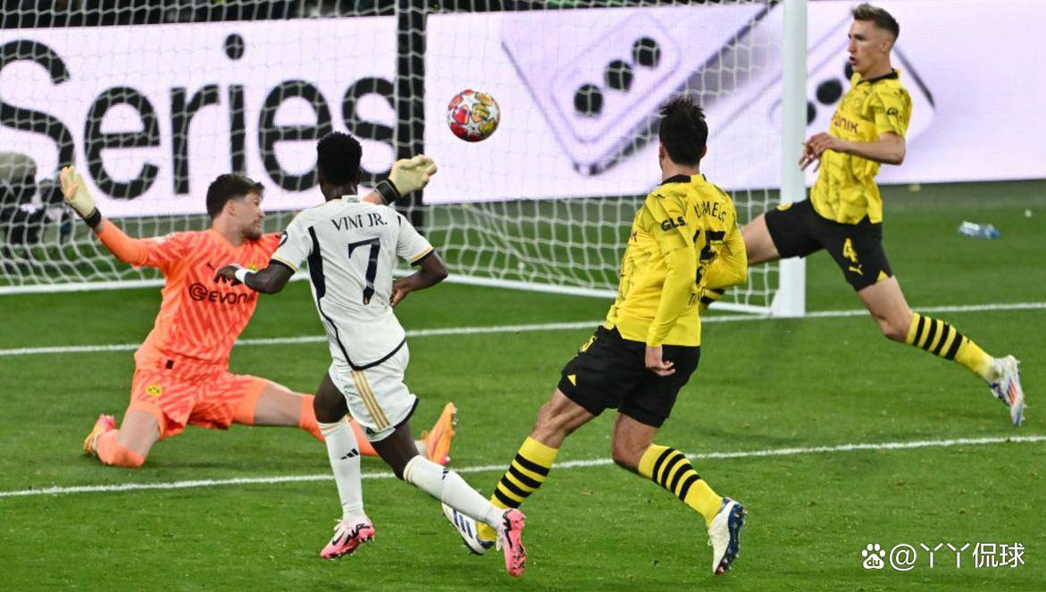 多特蒙德主场不敌桑普多利亚,欧冠前景渐暗 多特蒙德主场不敌桑普多利亚,欧冠前景渐暗