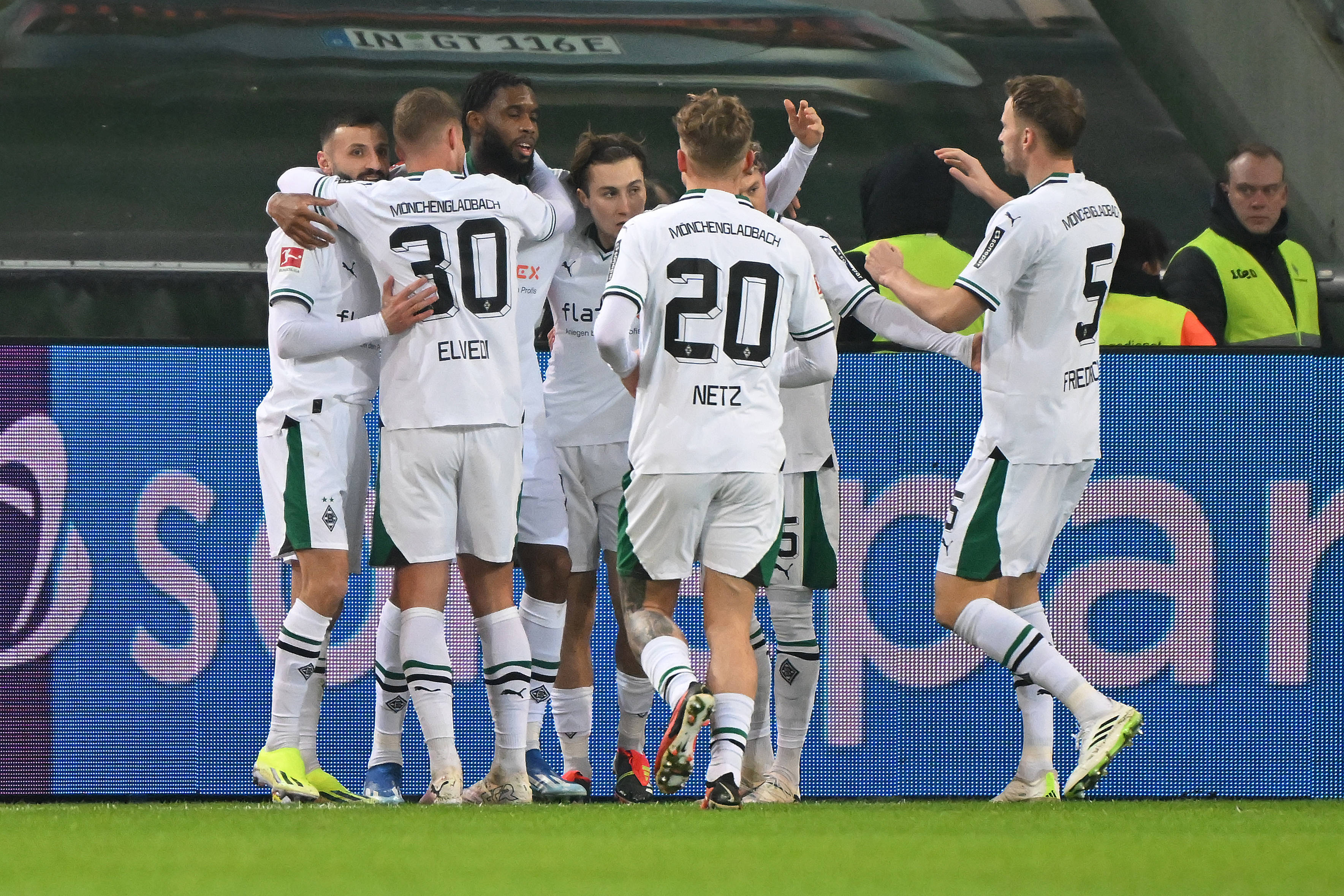 PG中国官网-门兴格拉德巴赫球星飙射破门，助球队一战胜利