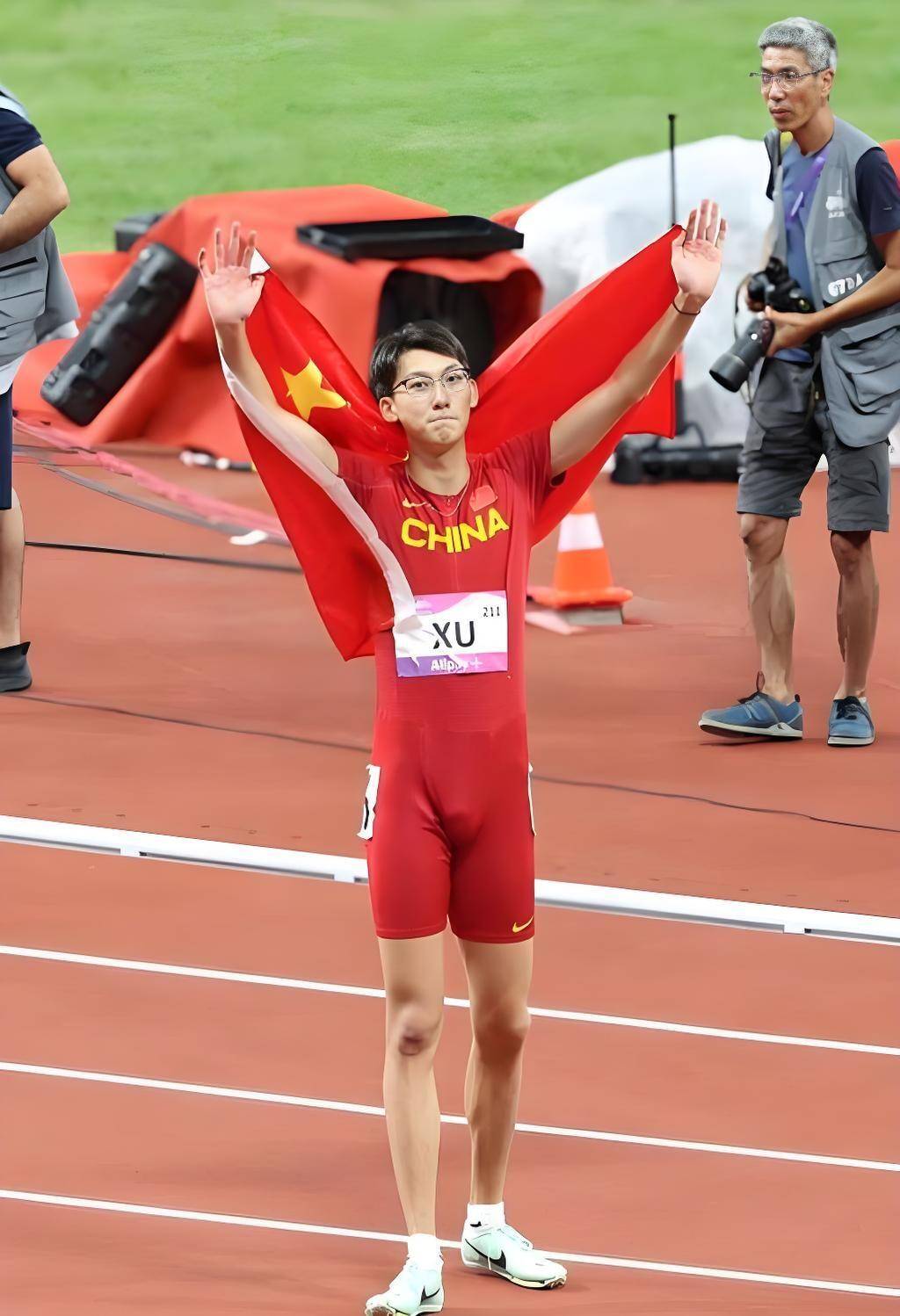 美国田径强人再度夺金,表现抢眼的简单介绍 美国田径强人再度夺金,表现抢眼的简单介绍