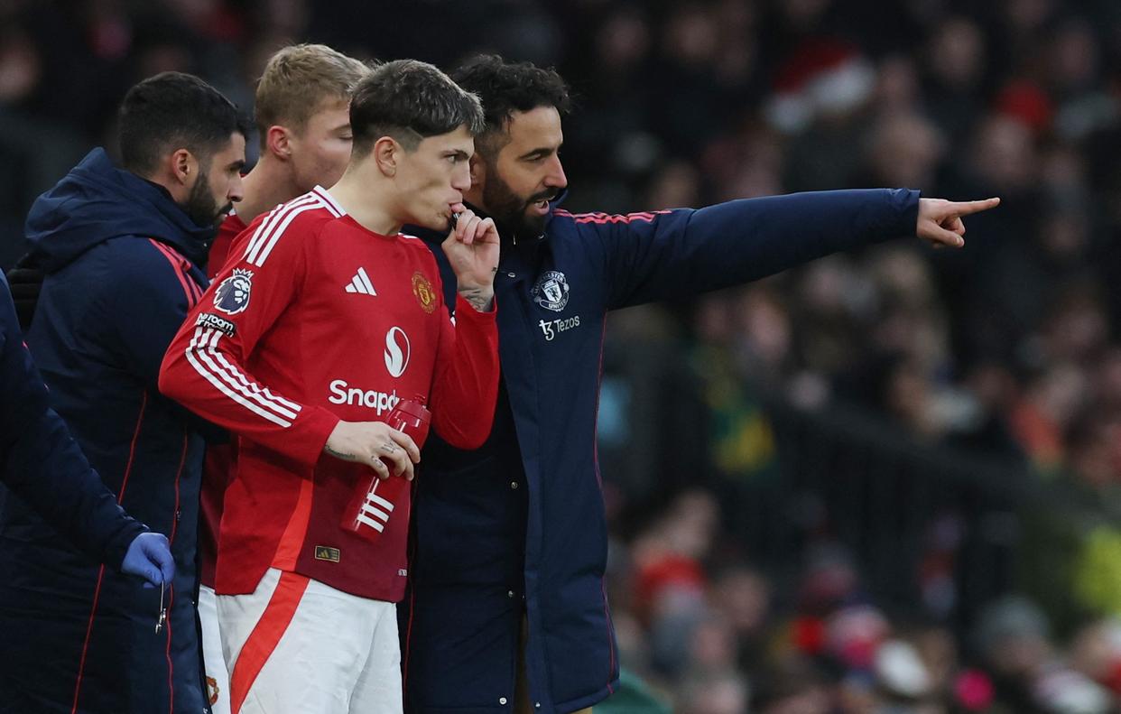 关于多特蒙德战胜曼联，英超球队遭遇困境的信息