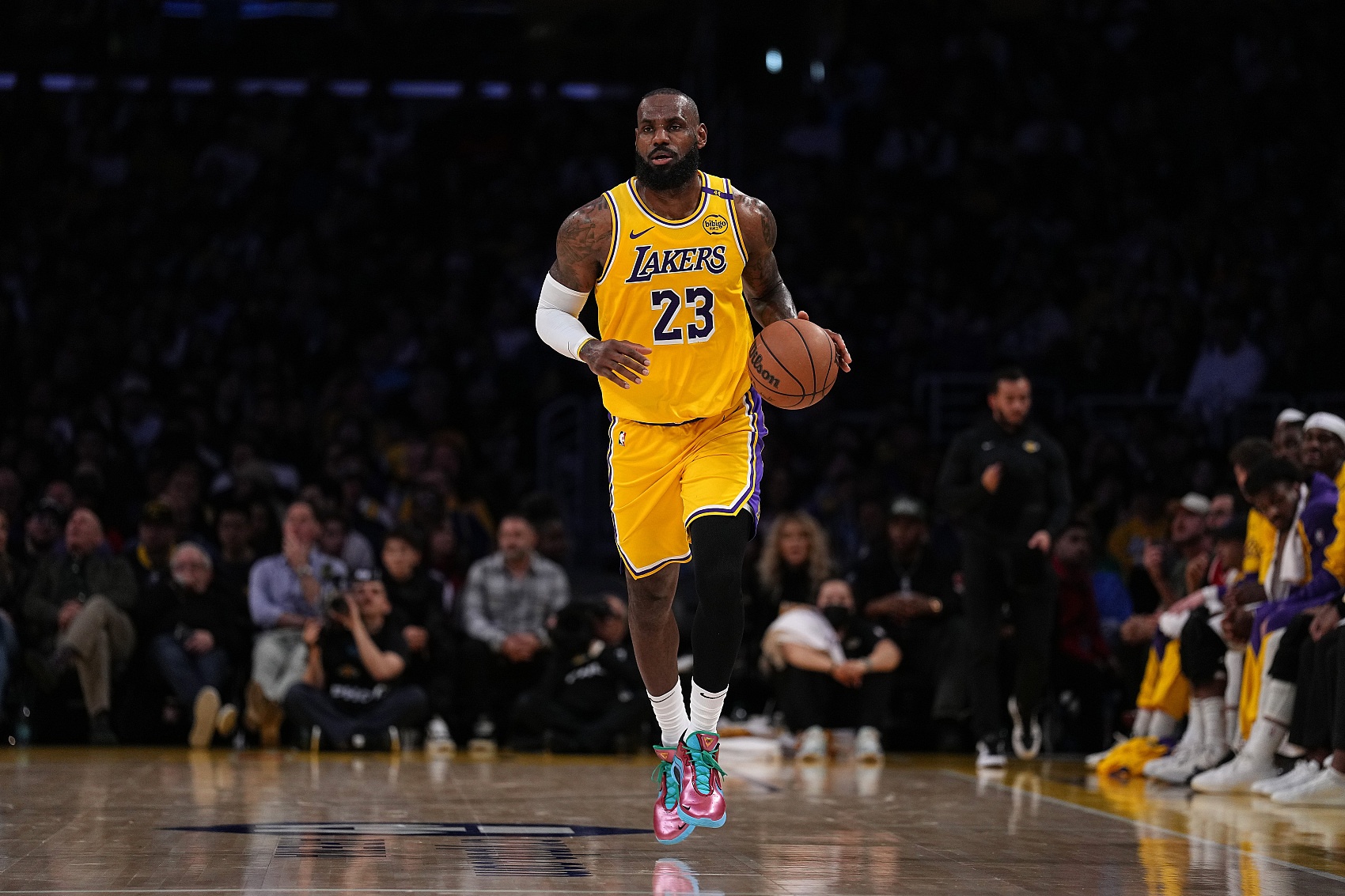 湖人大胜魔术取得系列赛首胜