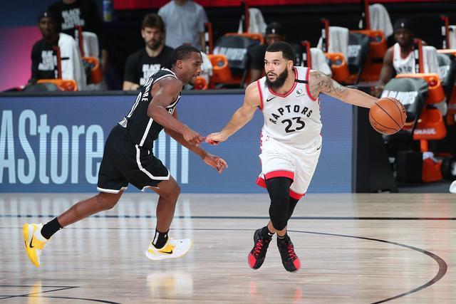 骑士力克篮网，小加索尔单节记三分球狂轰分