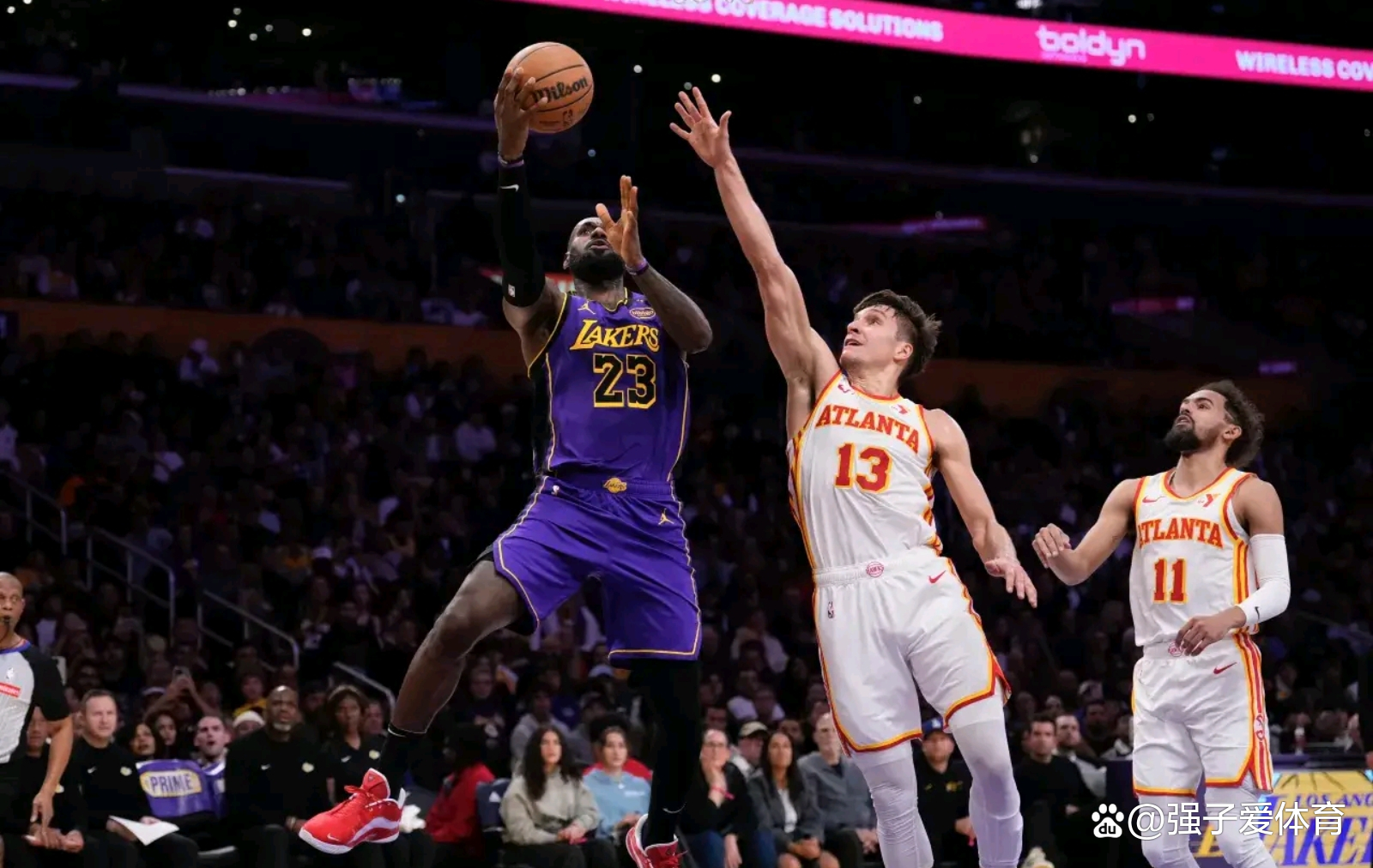 联盟新秀引领老鹰队大胜对手，实力崛起