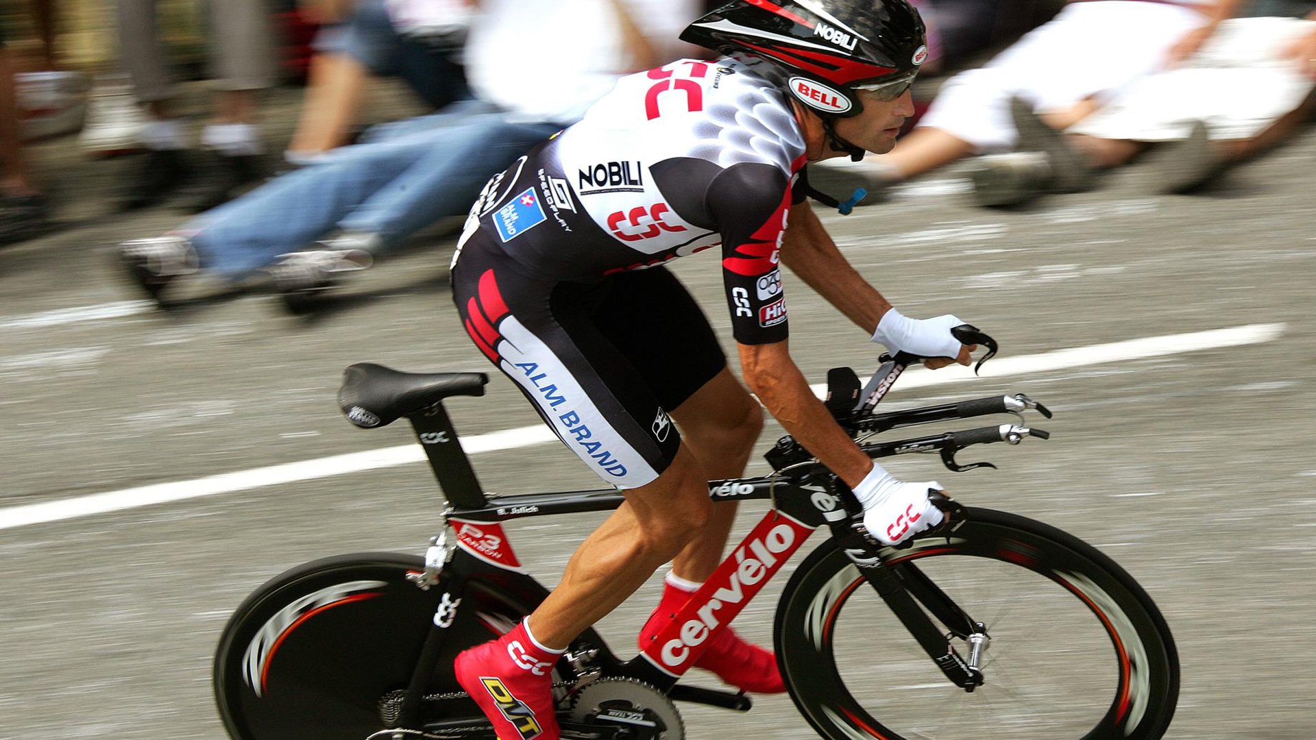 0.8秒绝境重生!山东男篮绝杀公牛,赵继伟火热状态独揽31分